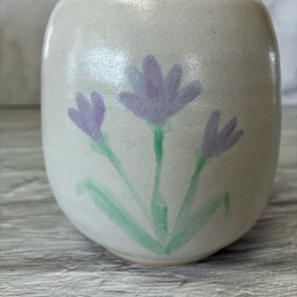 Ceramic Pottery Hand Made Vase With Light Purple Flowers - Picture 2 of 8